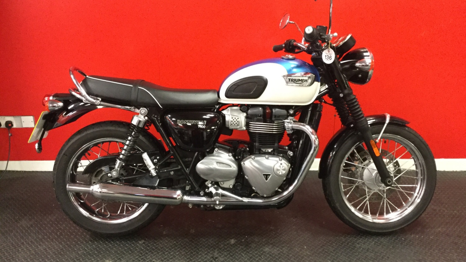 Used Triumph Bonneville T100 (17MY) for Sale Vertu Honda
